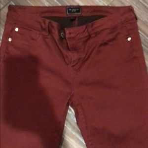 Celebrity Pink skinny jeans in maroon